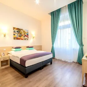 **** Aparthotel Global Ungarn